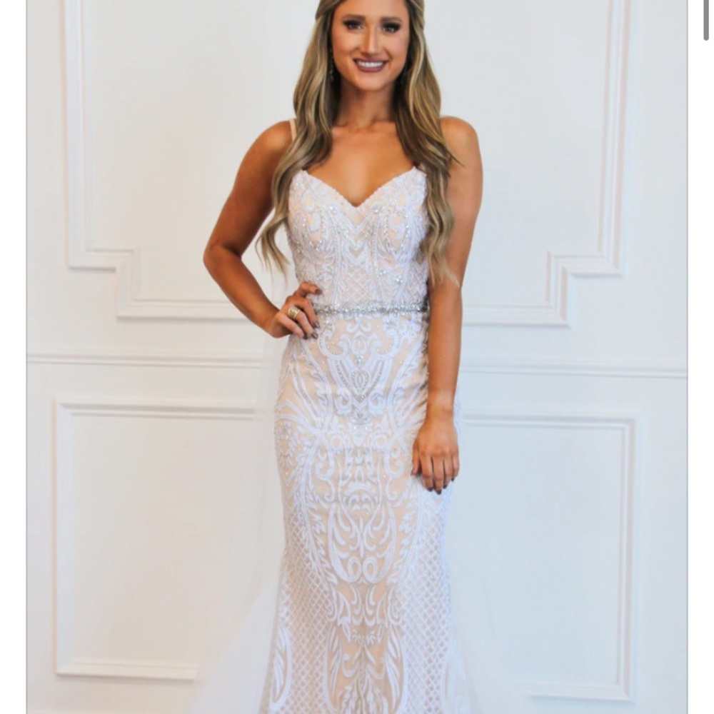 Brand new wedding style dress